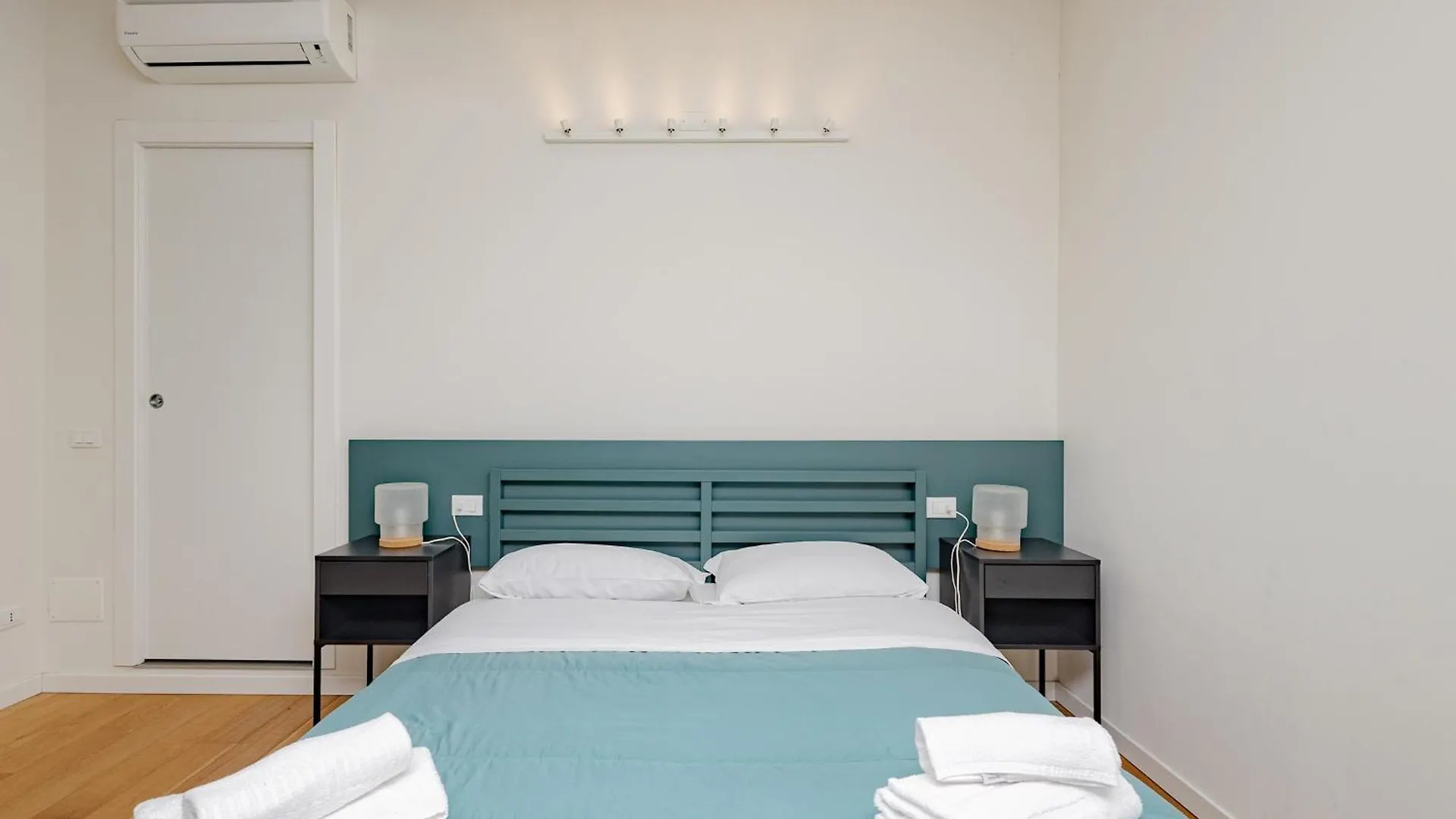 Flo Suite Six 6 Bergame 0*,  Italie